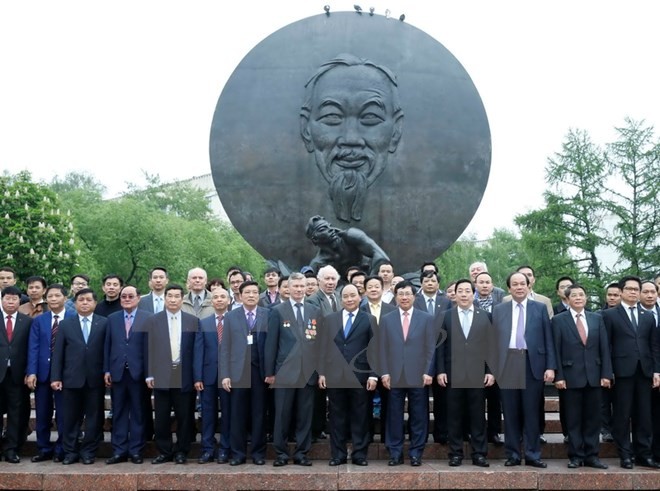 Премьер Вьетнама Нгуен Суан Фук отправился на участие в саммите АСЕАН-Россия - ảnh 1